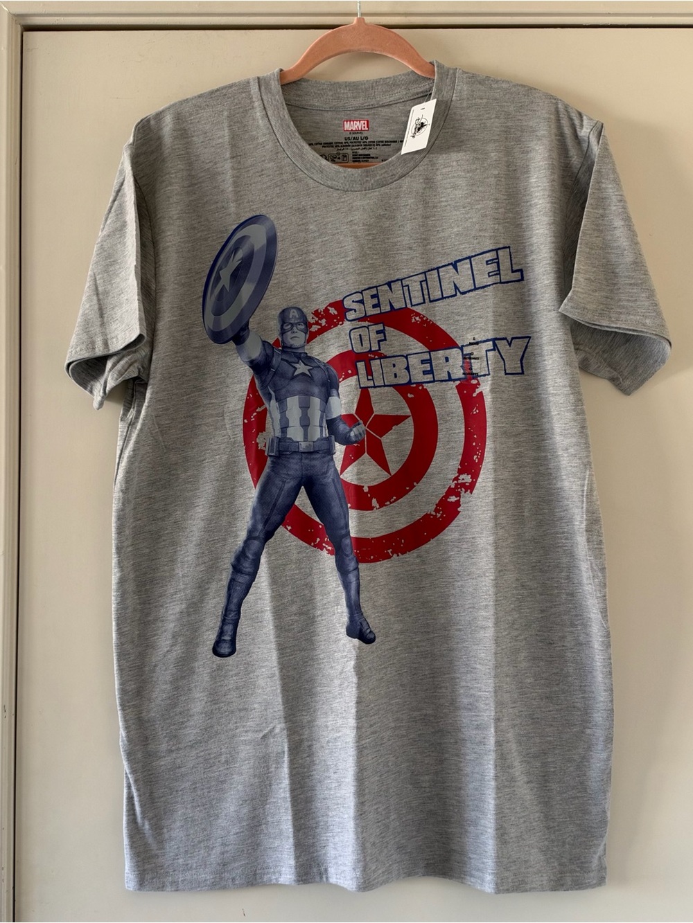 Disney Marvel Grey Captain America 'Sentinel of Liberty' Graphic Tee